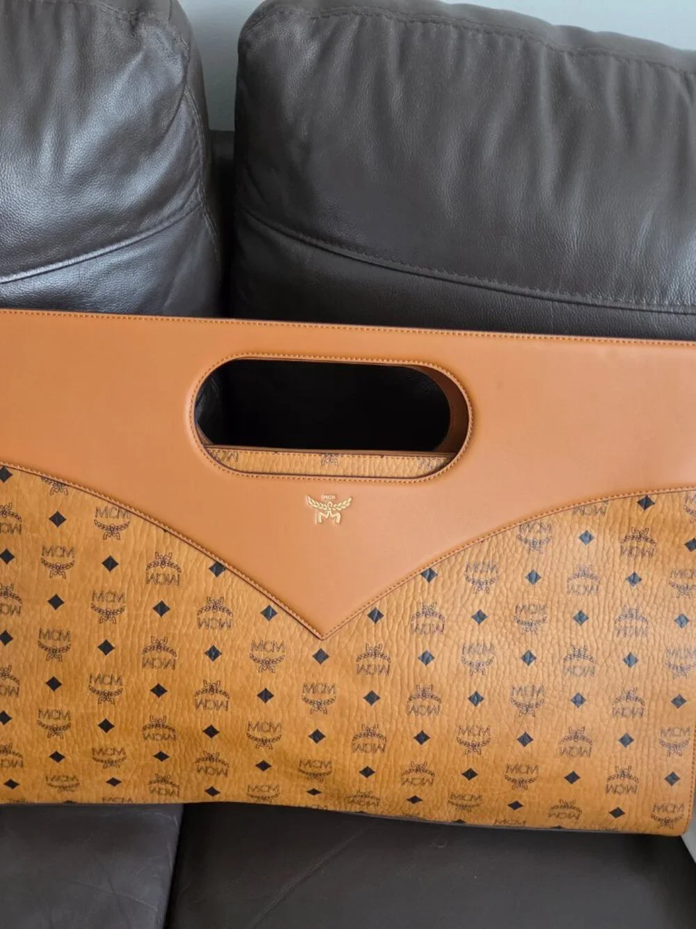 Handbag - Picture 3 of 4